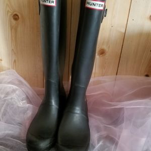 HUNTER MATTE RAIN BOOTS SIZE 7 MENS OR 8 WOMAN'S